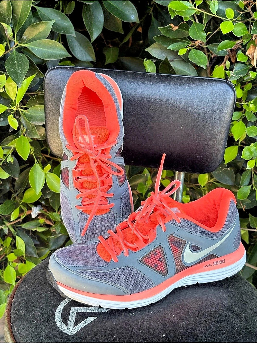 Nike Dual Fusion X Athletic Shoes Gray & orange